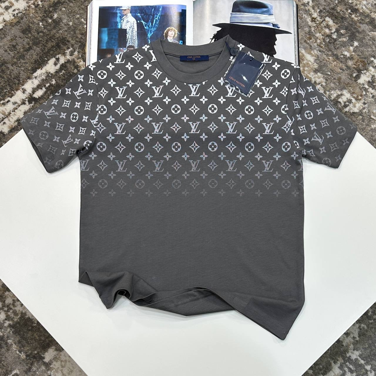 T SHIRT