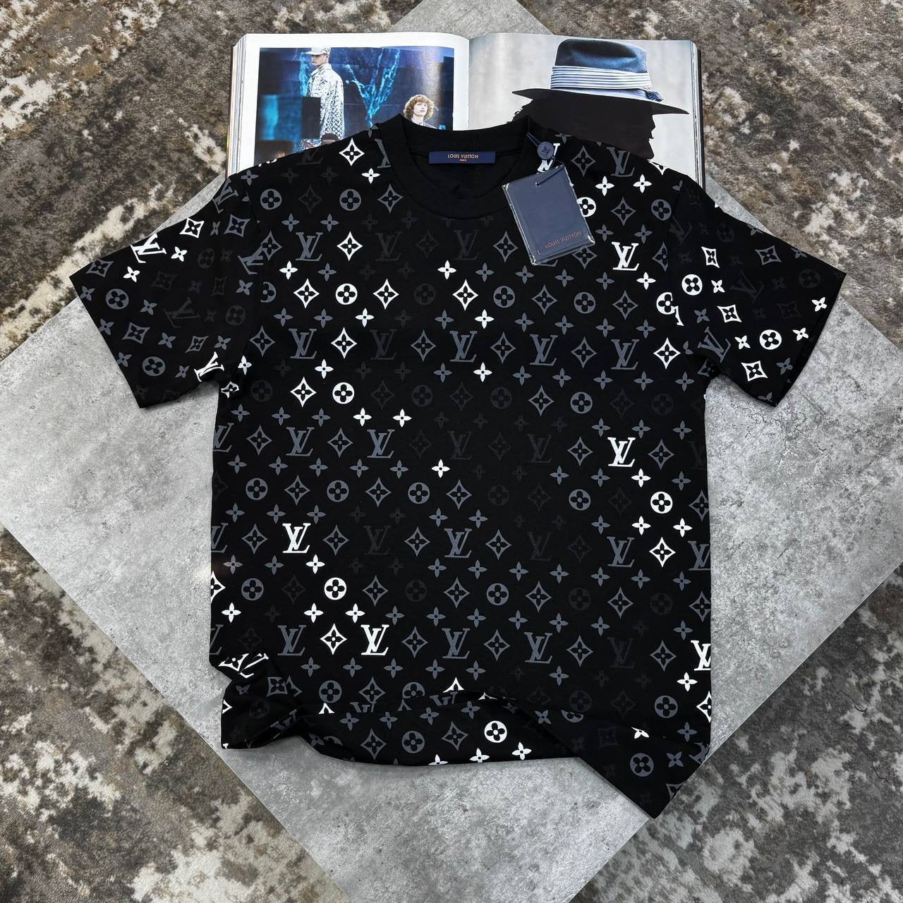 T SHIRT