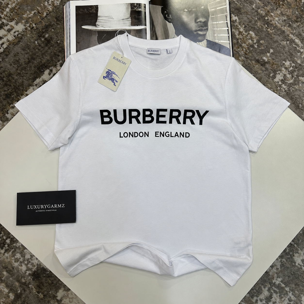 BRBRRY T SHIRT