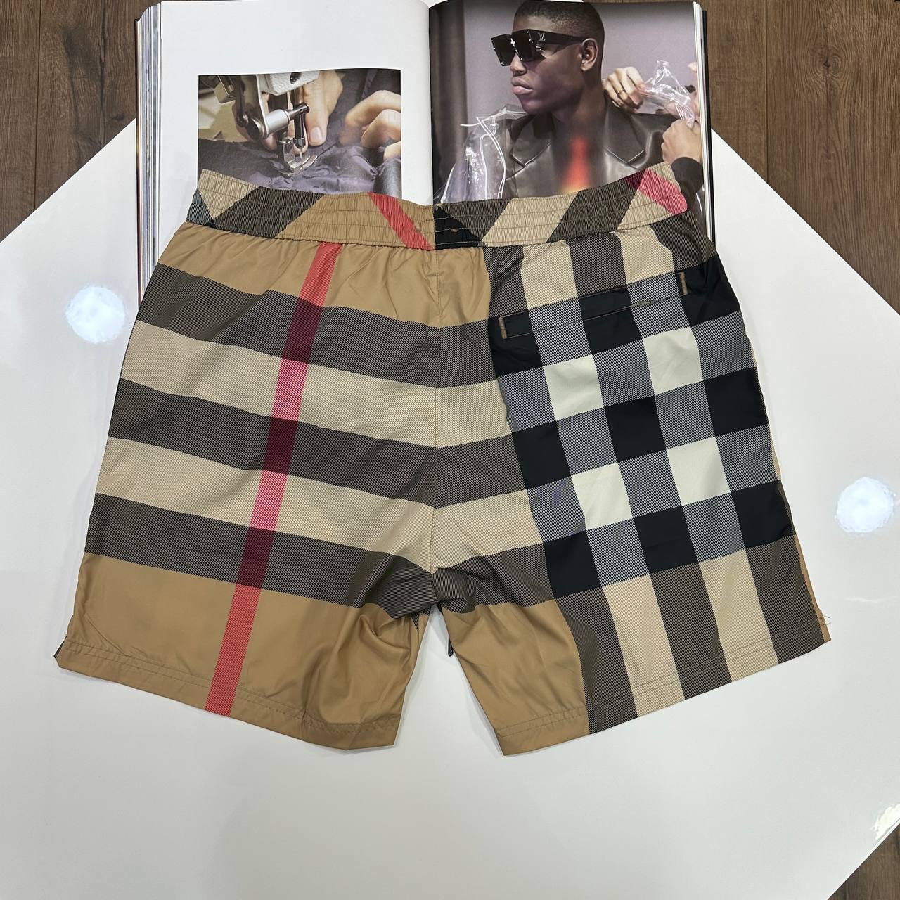 BRBRRY SHORTS BEIGE