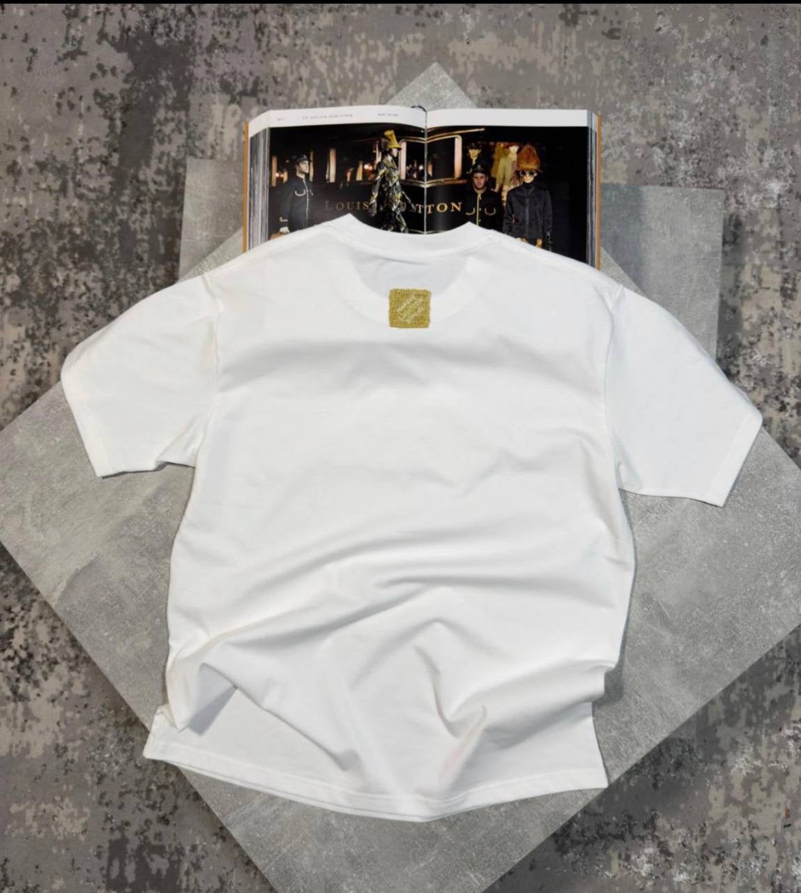 T SHIRT