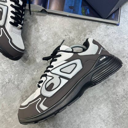 B30 TRAINERS - WHITE & BROWN