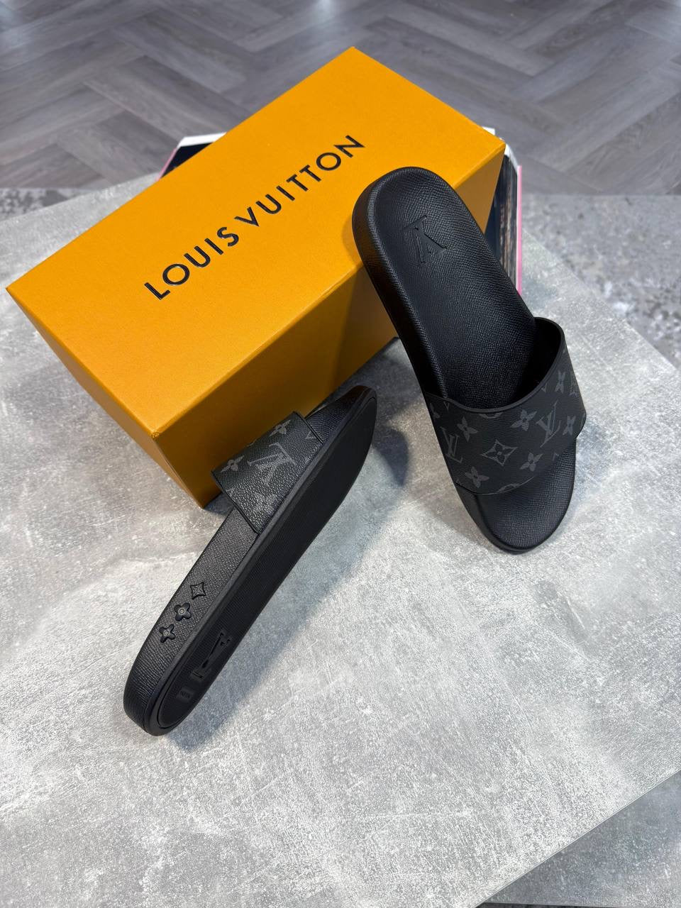 L-VEE SLIDES
