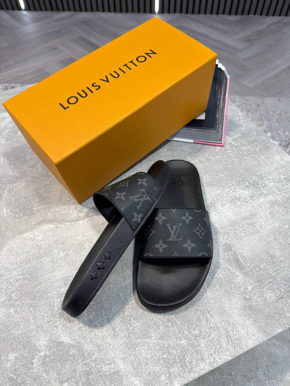L-VEE SLIDES