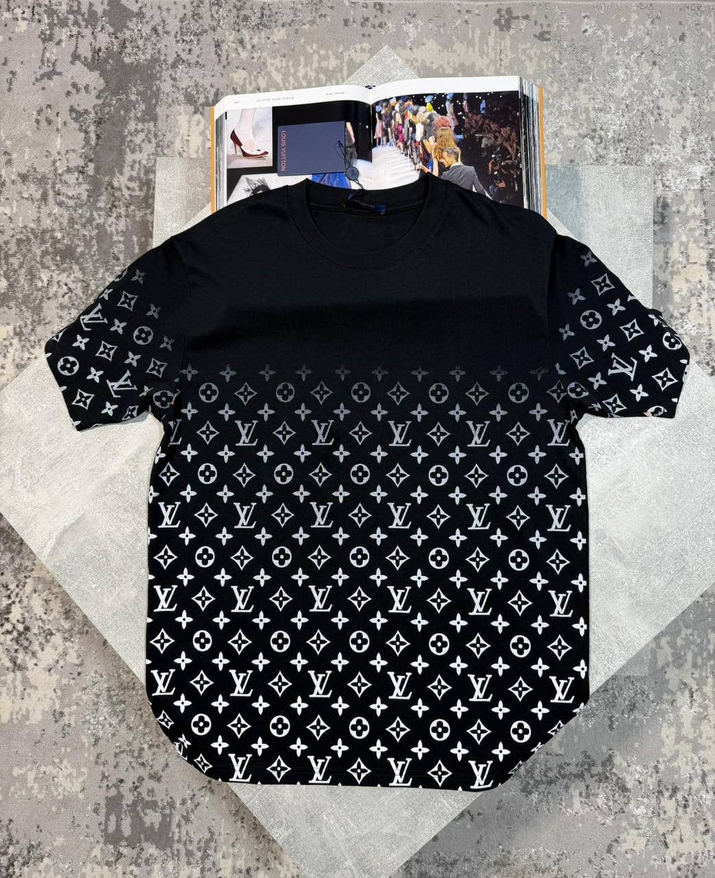 T SHIRT