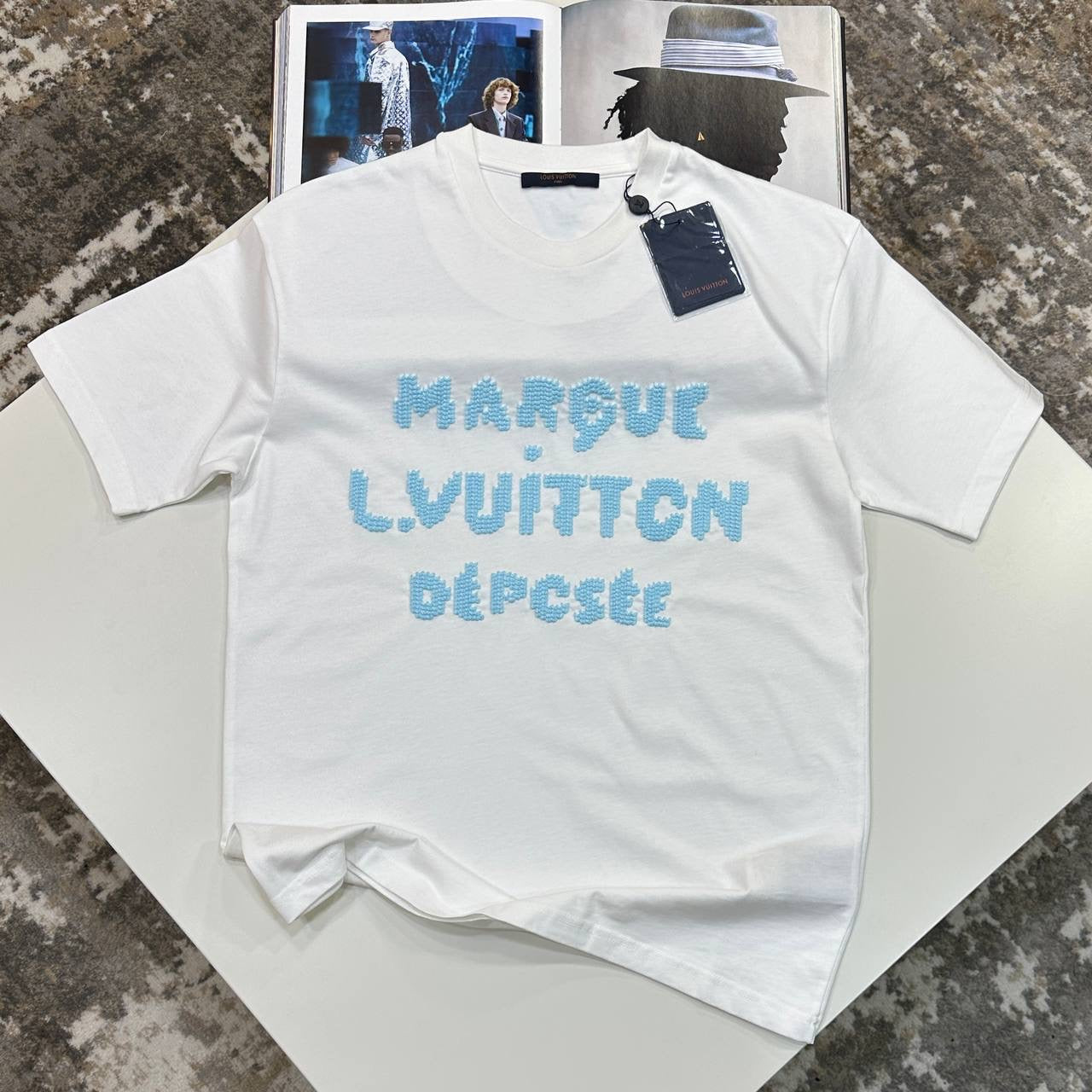 T SHIRT