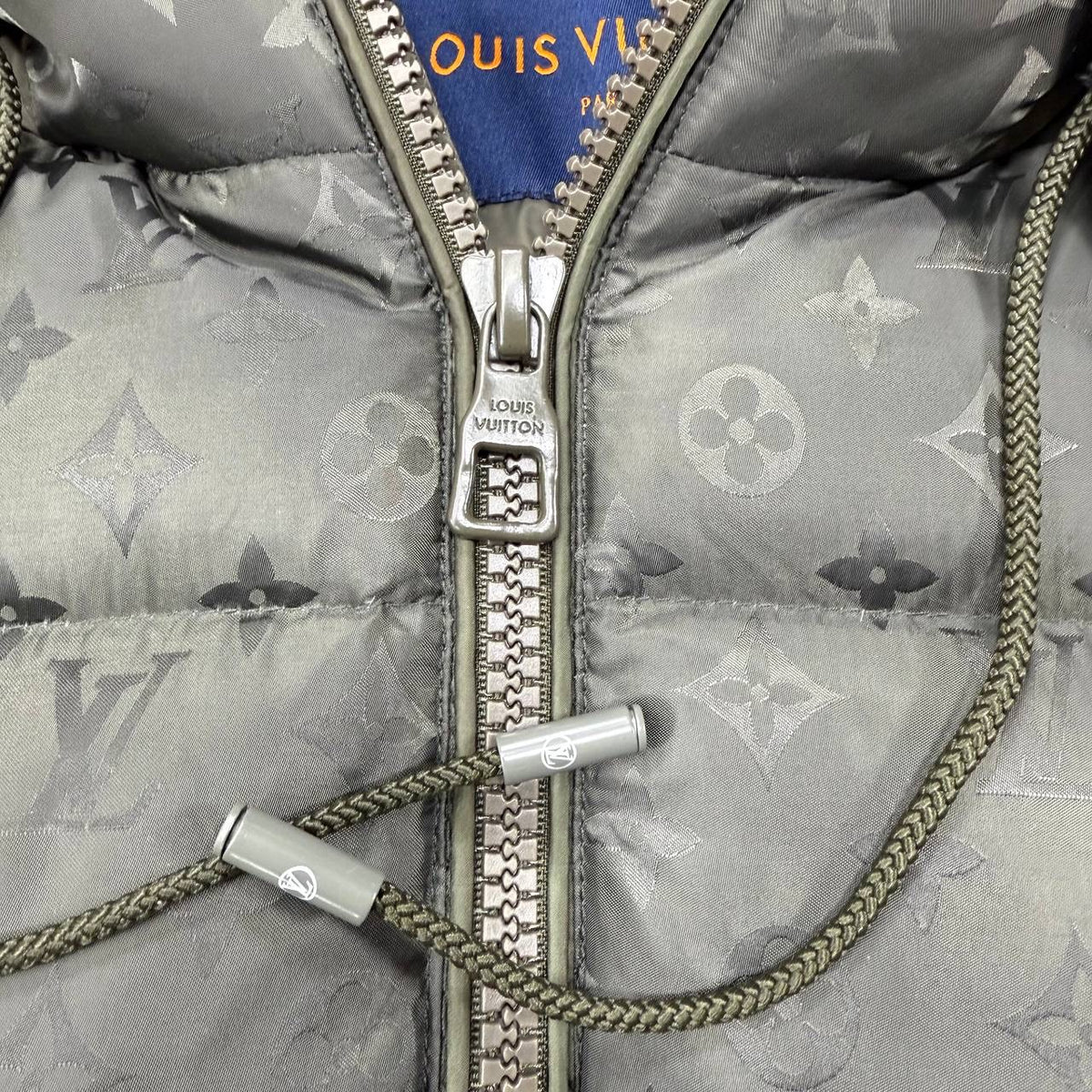 PUFFER JACKET