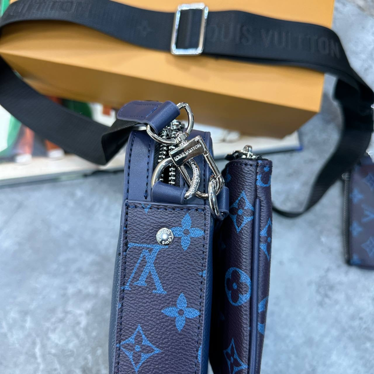 LV TRIO MESSENGER BAG