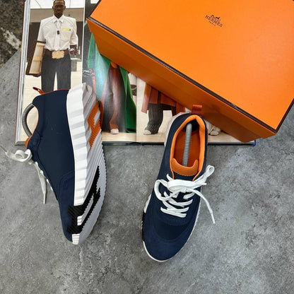 DESIGNER TRAINER