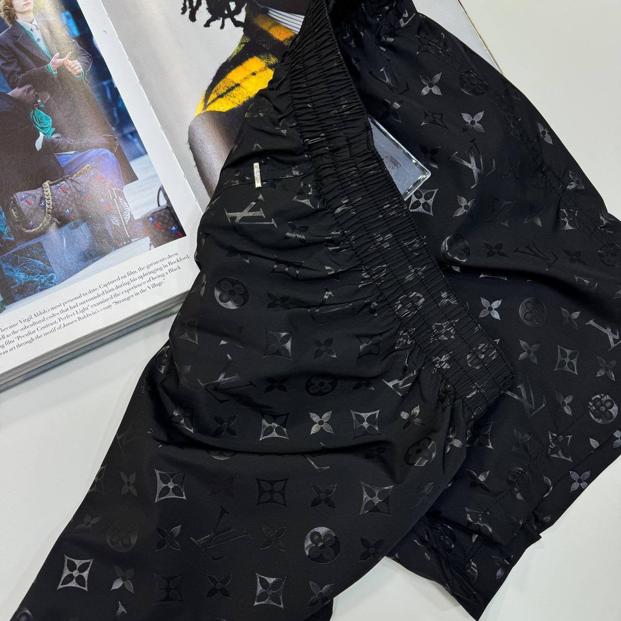 L-VEE SHORTS