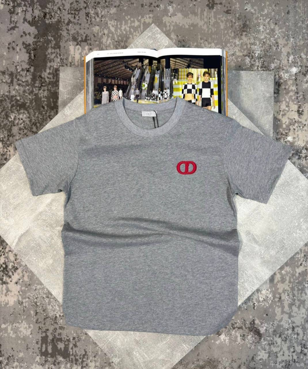 T SHIRT