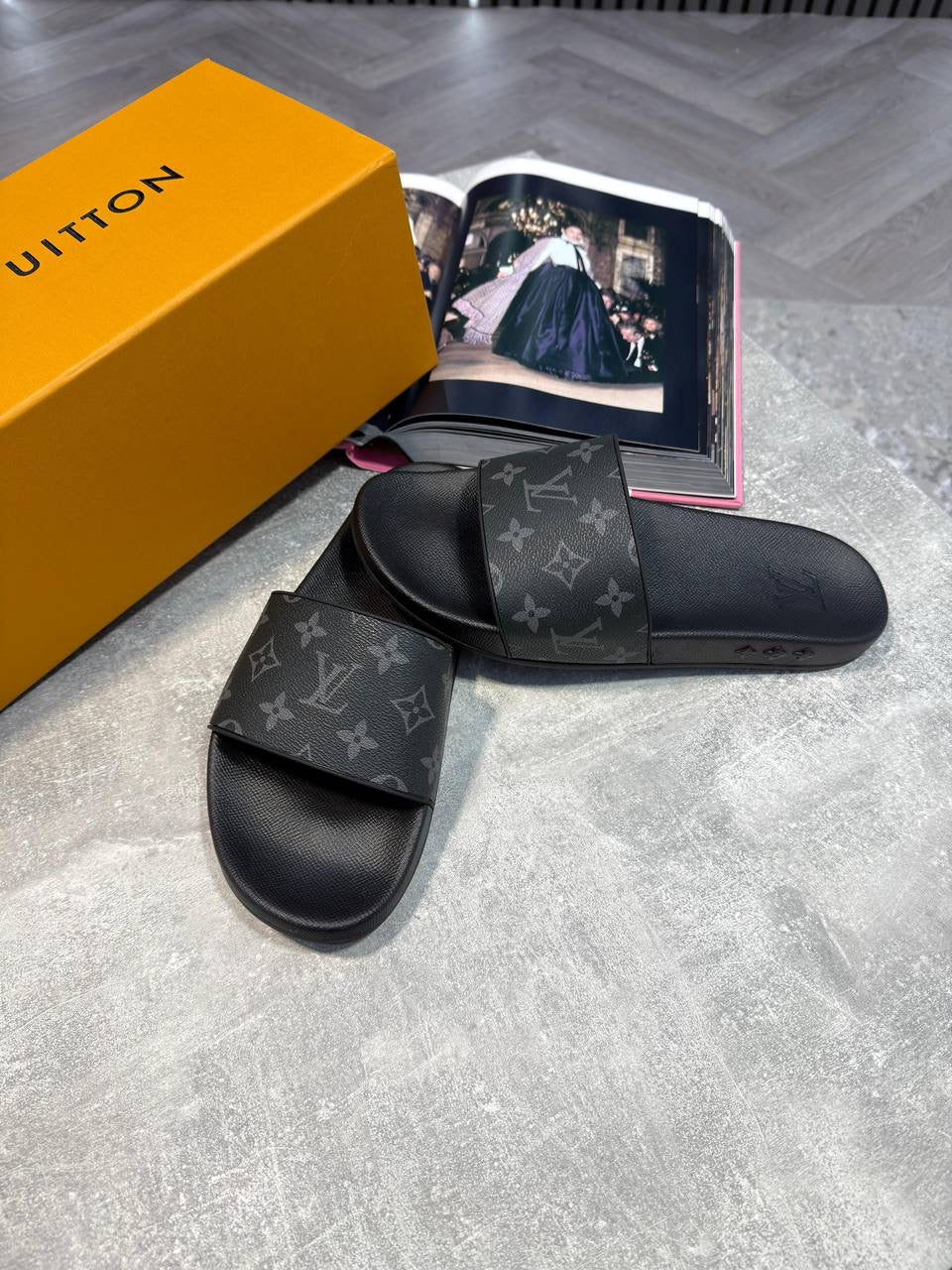 L-VEE SLIDES