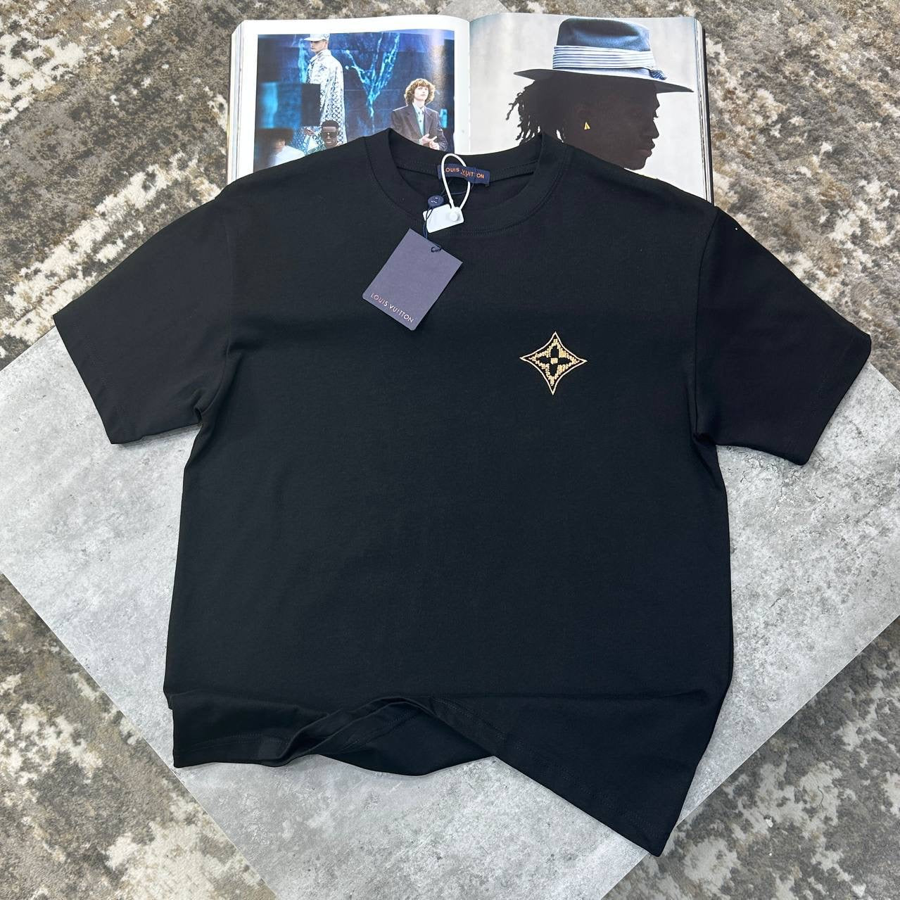 T SHIRT