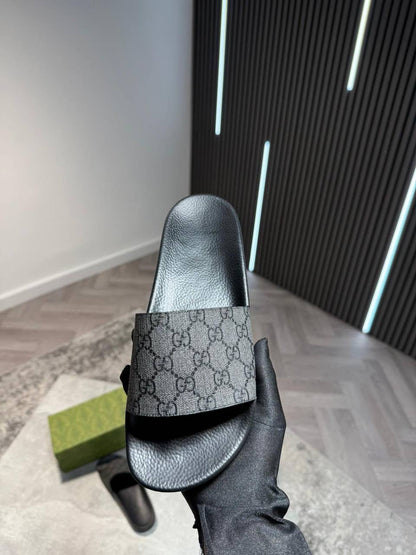 GUCCI SLIDES